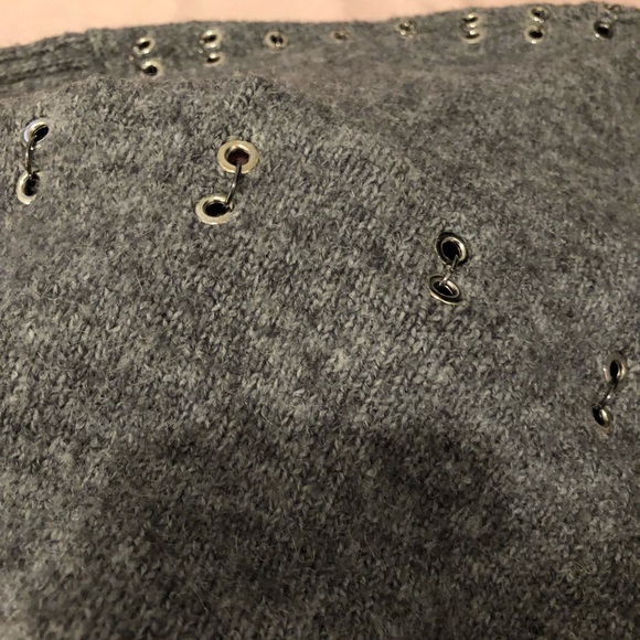 GUESS sweater ! - Picture 3 of 4